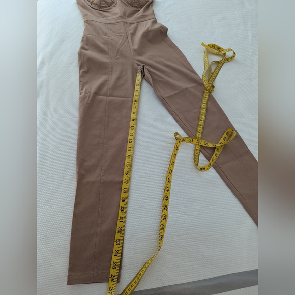 Haute Monde Bodycon Built-In Bra Jumpsuit Peach-pink Color. - Picture 6 of 11